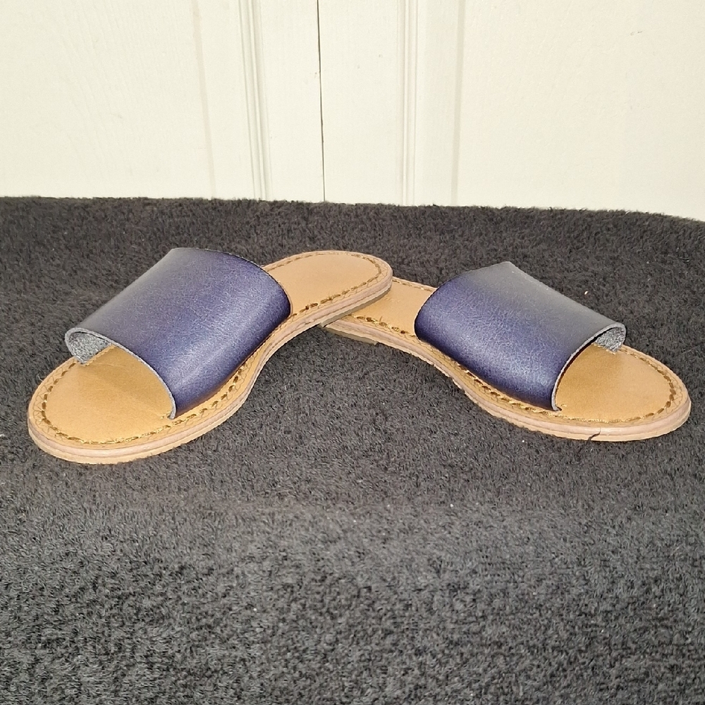 Vineyard Vines Leather Slip-On Blue and Tan Sandals-7 - Picture 1 of 9
